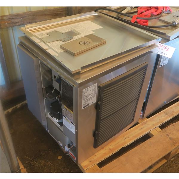 Hoshizoki Ice Maker - Model: KMD-410MAH, 120v - working when removed