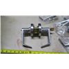 Image 3 : Lot of 6 Commercial Heavy Duty Door Handles w/ Locks & Keys