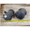 Image 1 : 2 PAIR OF KNEE PADS