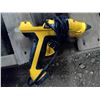 Image 2 : Dewalt glue gun