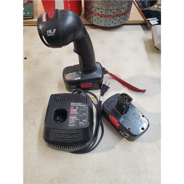 CRAFTSMAN FLASHLIGHT, 2 BATTERIES, 1 CHARGER