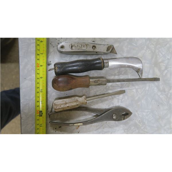 Utility Knives, Screwdrivers and Pliers