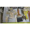 Image 2 : Paint and Drywall Tools, Brushes, Scrapers, Etc.