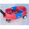 Image 2 : Little Tikes plastic wagon (good condition)