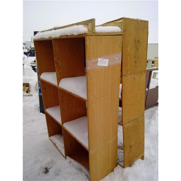 2 wood cupboards 48X68X16