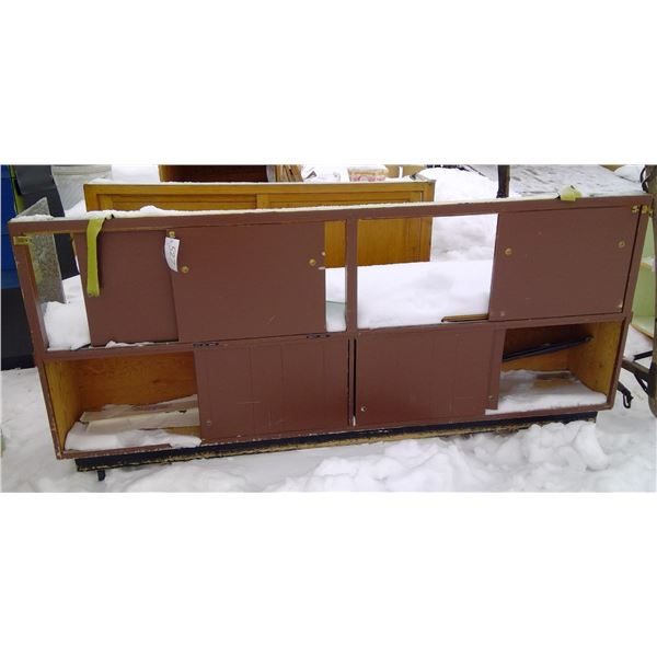 display case top glass missing 96X18X42.5