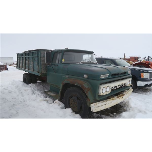 1962 GMC 950 has key and hoist VIN 2C95503606460D (Runs & Drives)