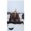 Image 2 : Case Comfort King tractor Model 930 Runs c/w loader Ser # 8239976 - Runs & drives - Was used in farm