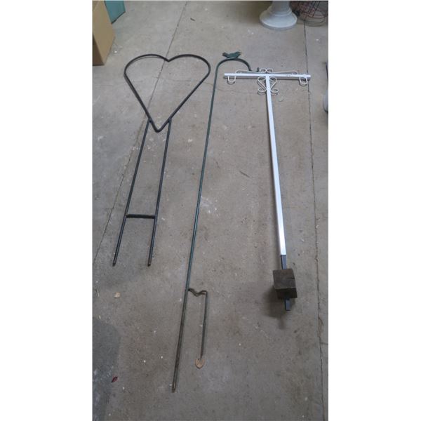 2 Garden Hangers and Heart Garden Ornament