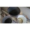 Image 5 : 2 Plant Pots, Metal Pail and Assorted Gardening Tools