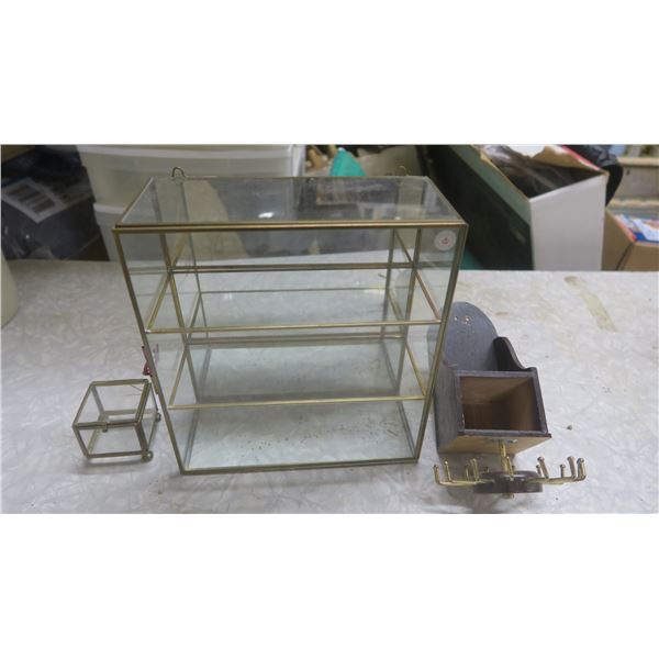 glass display case, small glass case (cracked) and necklace hanger