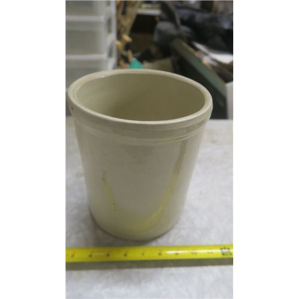 crock - no chips or cracks