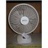 Image 1 : Lasko optional Oscillating 3 speed fan (working condition)
