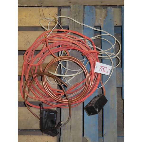 Lot of Electrical Wiring with plug + Mastercraft 12V lithium battery charger