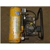 Image 5 : Hausfeld 4 gallon Air compressor (Model No. WL505807AJ)