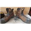 Image 4 : 2 pairs of  Cat steel toe work boots (size: 10 1/2)