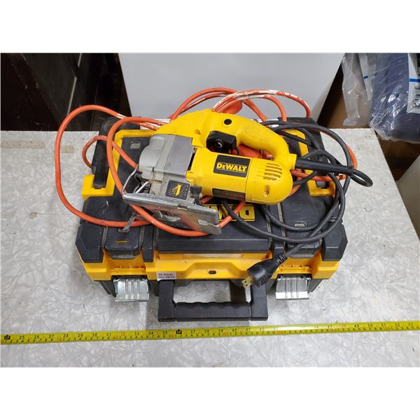 dewalt dw317 jig saw in case