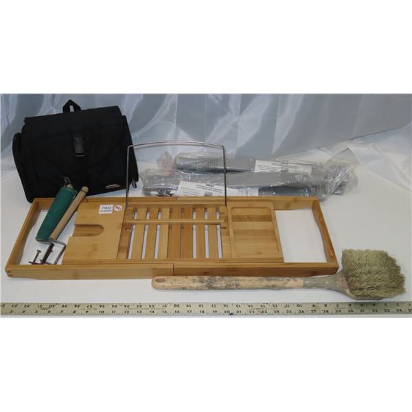 Lot of Cleaning items + Wooden Butlers Shower storage tray + lunchbag