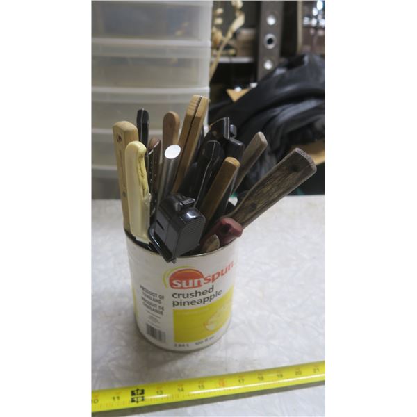 large lot of kitchen knives