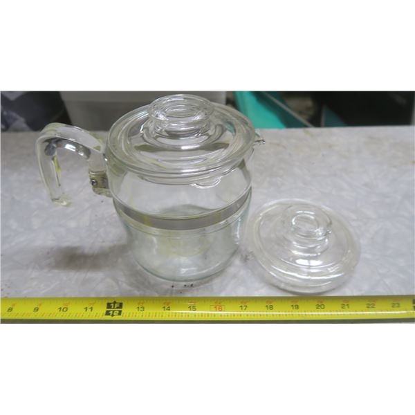 6 cup pyrex coffee pot and extra lid with chip