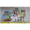 Image 1 : lot of assorted fridge magnets and PEI wall decoration