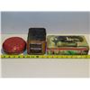 Image 2 : 3 old tins
