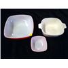 Image 1 : 2 Pyrex/1 Corningware dish