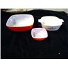 Image 2 : 2 Pyrex/1 Corningware dish