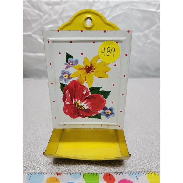 Match box, yellow and white flower design