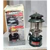 Image 1 : Coleman 1993 Kerosene lantern