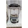 Image 2 : Coleman propane lantern