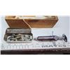 Image 2 : Vintage livestock syringe