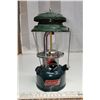 Image 1 : Coleman 1980 Kerosene lantern