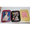 Image 1 : 3 Vintage Coca-Cola tin trays