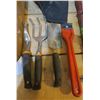 Image 2 : Assorted Tools - Nail Puller, Led Lights, Screwdrivers, Pliers, Etc.