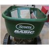 Image 2 : Scotts Seed Spreader wit accessories