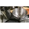 Image 5 : Lot of kitchen pans & strainers
