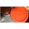 Image 3 : Lot of PYREX storage containers + plastic/Rubbermaid containers