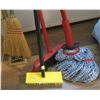 Image 3 : Lot of cleaning supplies (mop bucket/mop/broom/etc.