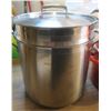 Image 2 : 2 large cooking pots