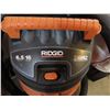 Image 2 : Ridgid Shop-Vac 6.5peak HP 16 Gallon (comes with accessories and bags)
