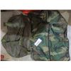 Image 1 : 2 military duffle bags