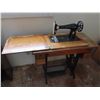Image 1 : Antique Singer Sewing machine