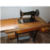 Image 3 : Antique Singer Sewing machine