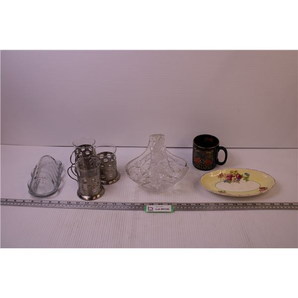 (7) Assorted Kitchen Items - Bodnarus Auctioneering