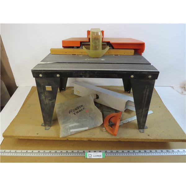 *Black & Decker Router Table