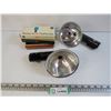 Image 1 : (2) Kodak Flash Holder & Bulbs