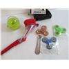 Image 3 : Centrios 2.0 MP USB Camera - (3) Fidgets - Betty Crocker Cleaning Brush