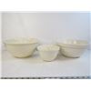 Image 3 : (3) Stoneware Bowls (one has chips on bottom)