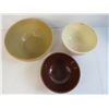 Image 2 : (3) Stoneware Bowls (slight chipping - Lg one is Medalta)